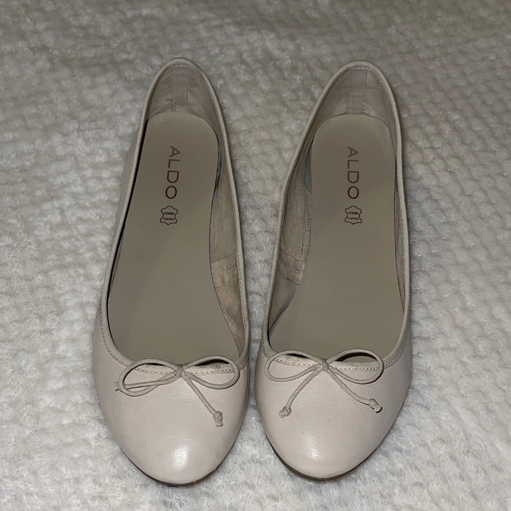 Aldo Women's Elegant Cream Flats